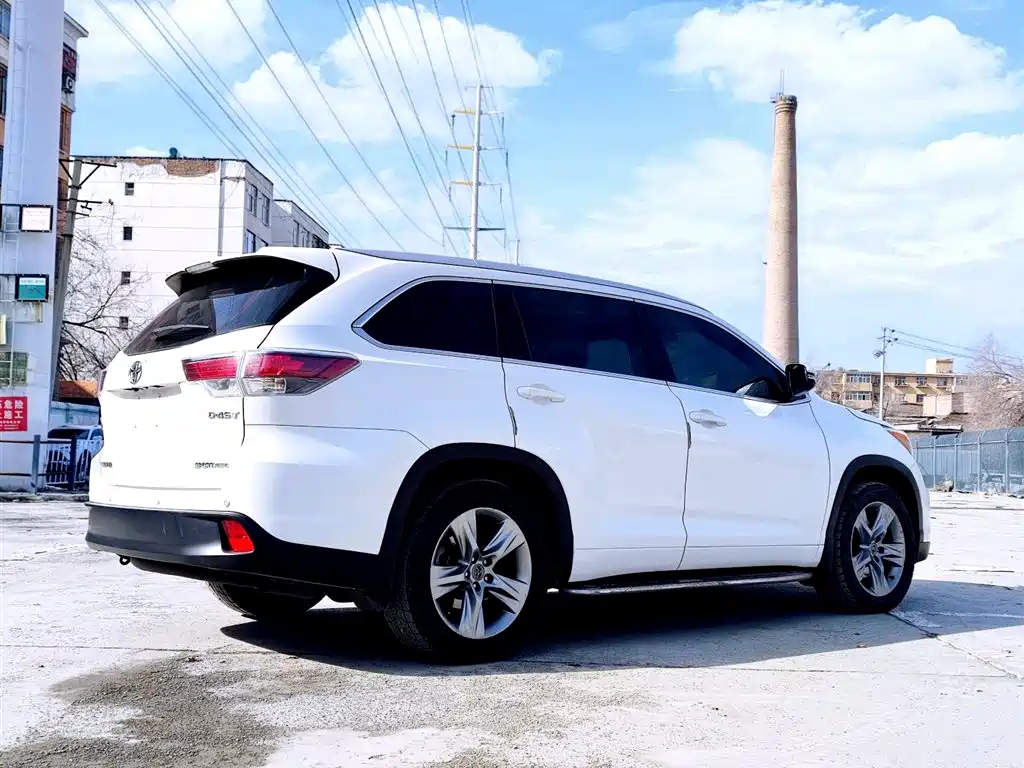 Toyota Highlander 2015 2.0T Luxury 7 мест