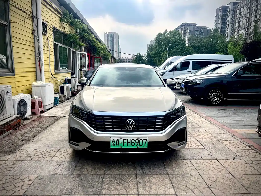 Volkswagen Passat PHEV 430PHEV Hybrid Luxury Edition, фото 2