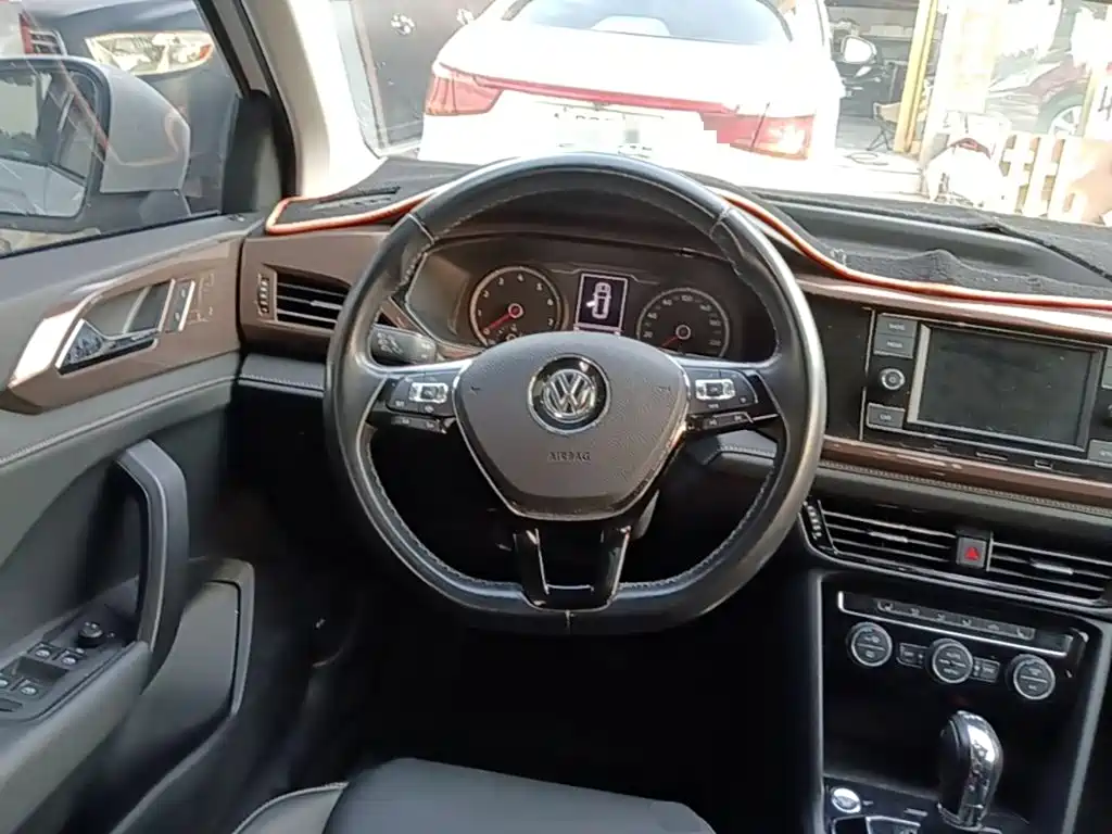 Volkswagen Tharu — миниатюра 11