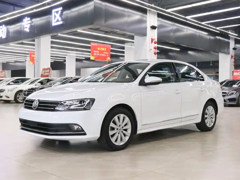 Volkswagen Sagitar 2016