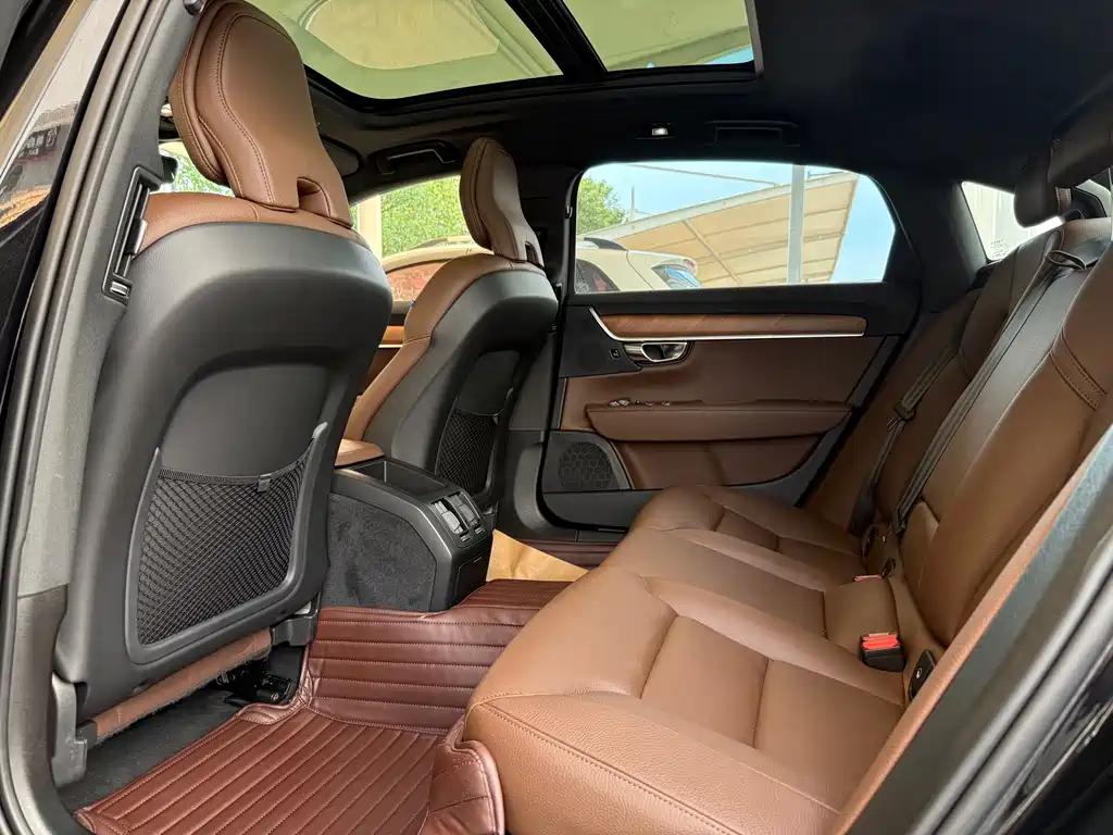 Volvo S90 — миниатюра 10