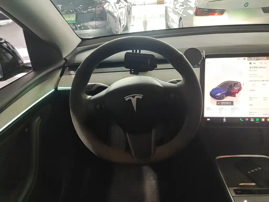 Tesla Model Y — миниатюра 11