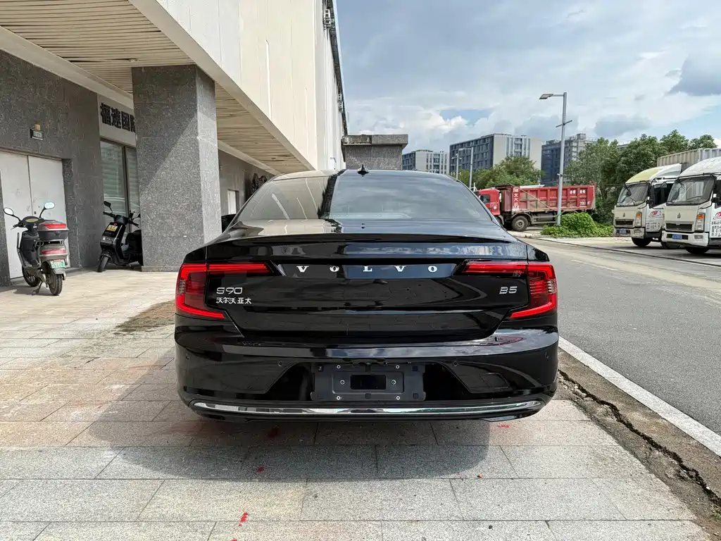 Volvo S90 — миниатюра 7