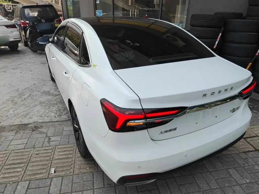 Roewe i6 MAX New Energy — миниатюра 5