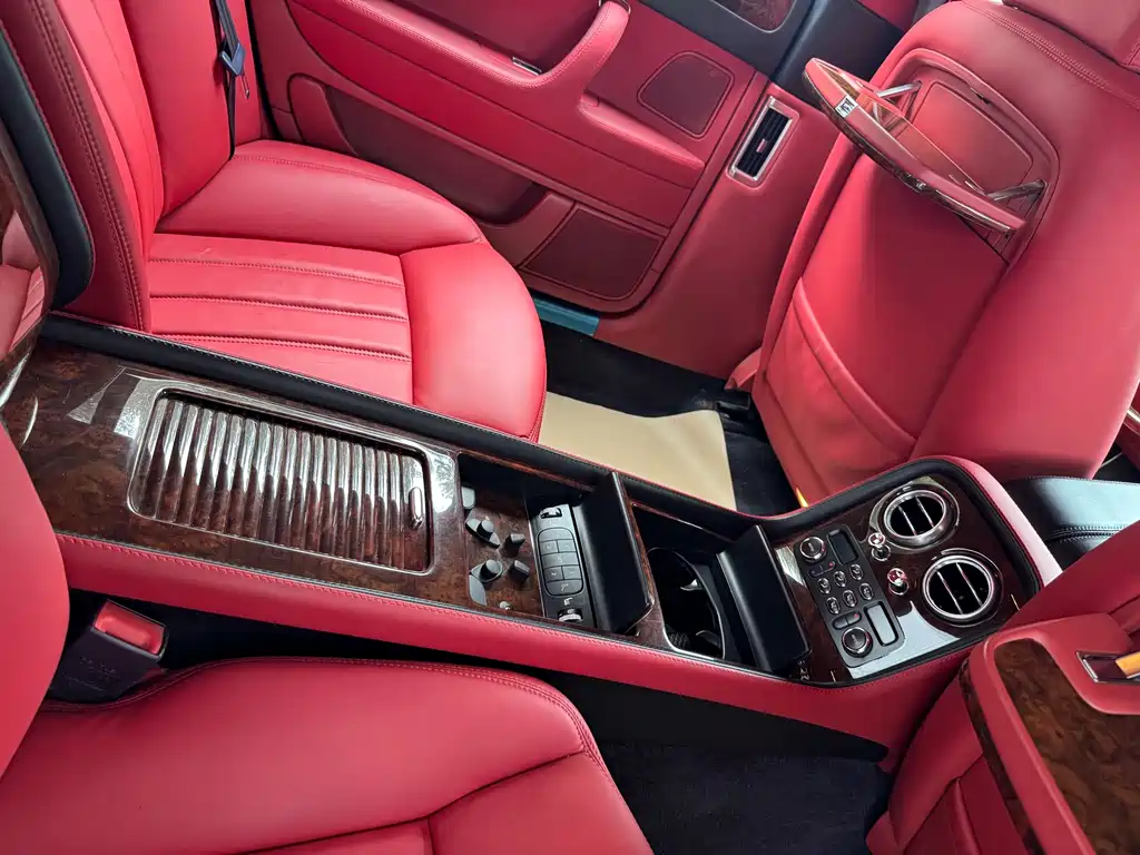 Bentley Flying Spur — миниатюра 13