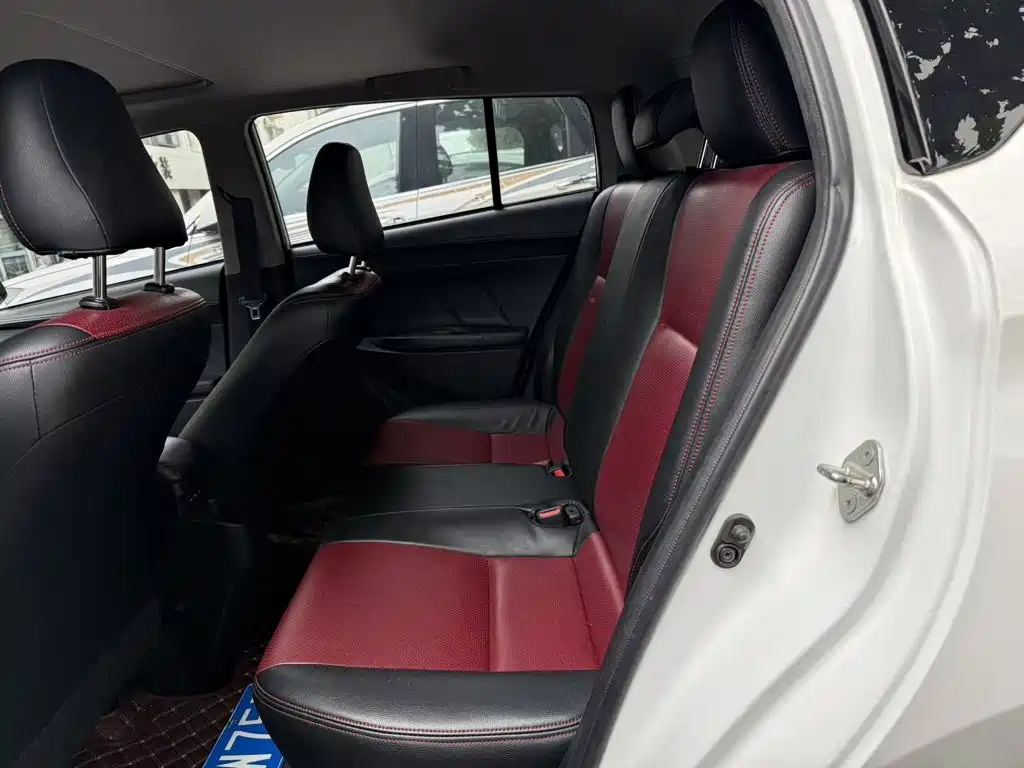 Toyota Yaris L — миниатюра 15