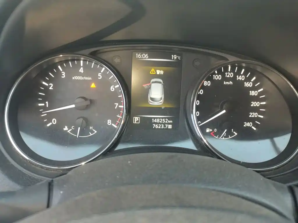Nissan Qashqai — миниатюра 7
