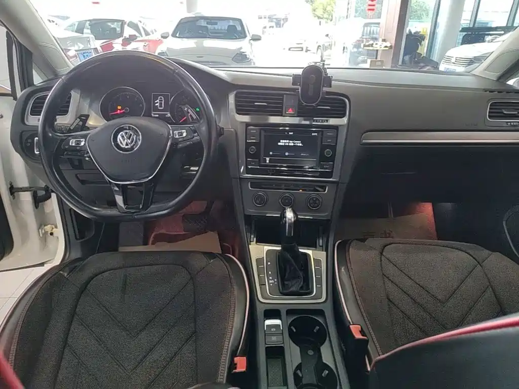 Volkswagen Golf — миниатюра 10