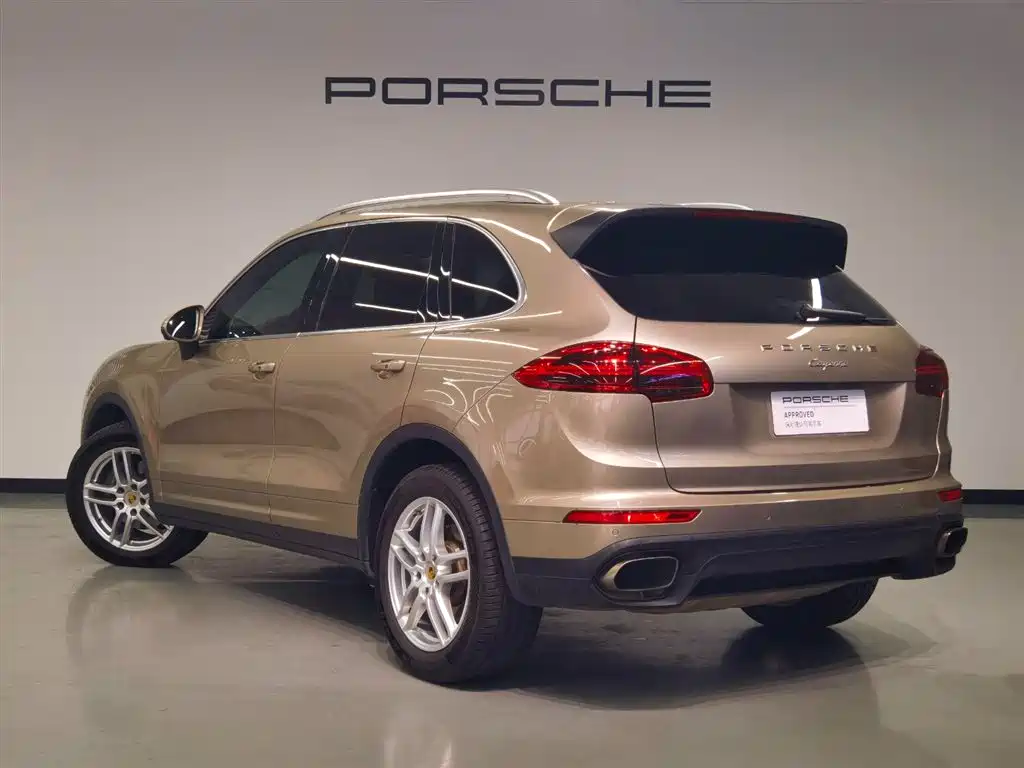 Porsche Cayenne — миниатюра 8