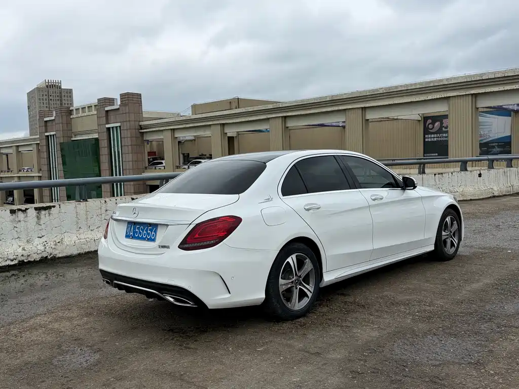Mercedes-Benz C-Class — миниатюра 14