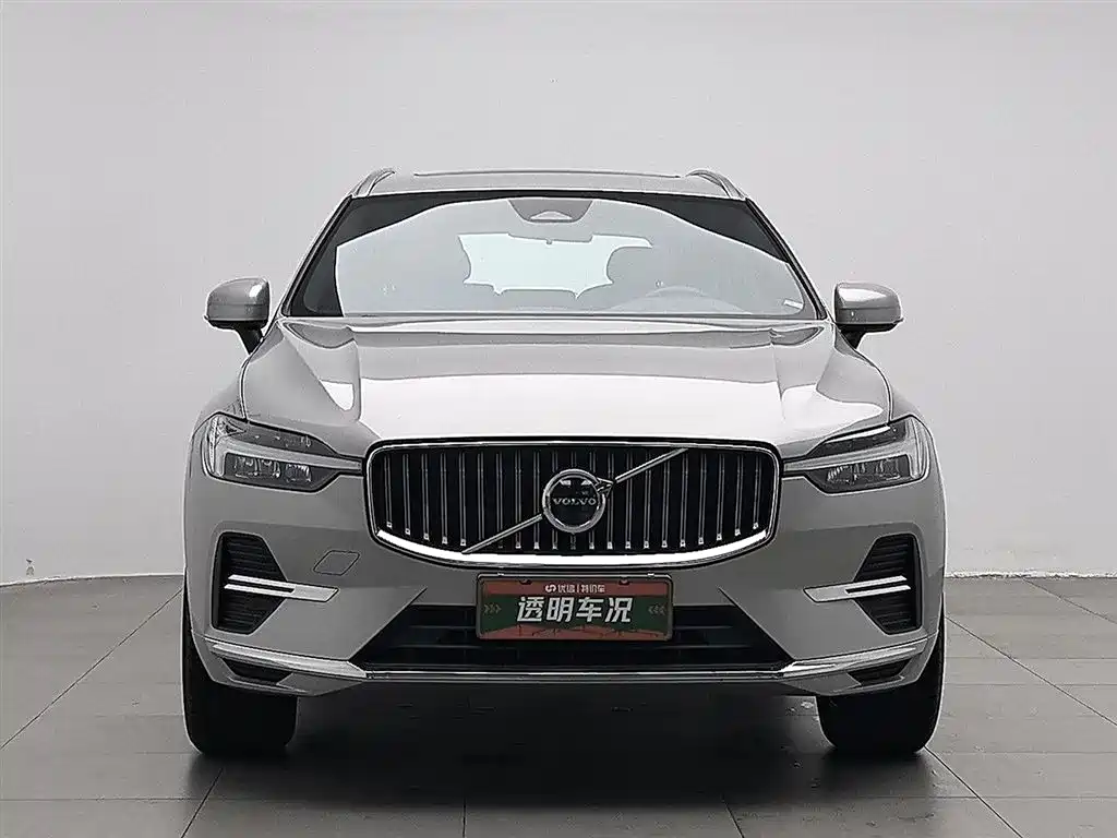 Volvo XC60 2024 B5 Luxury