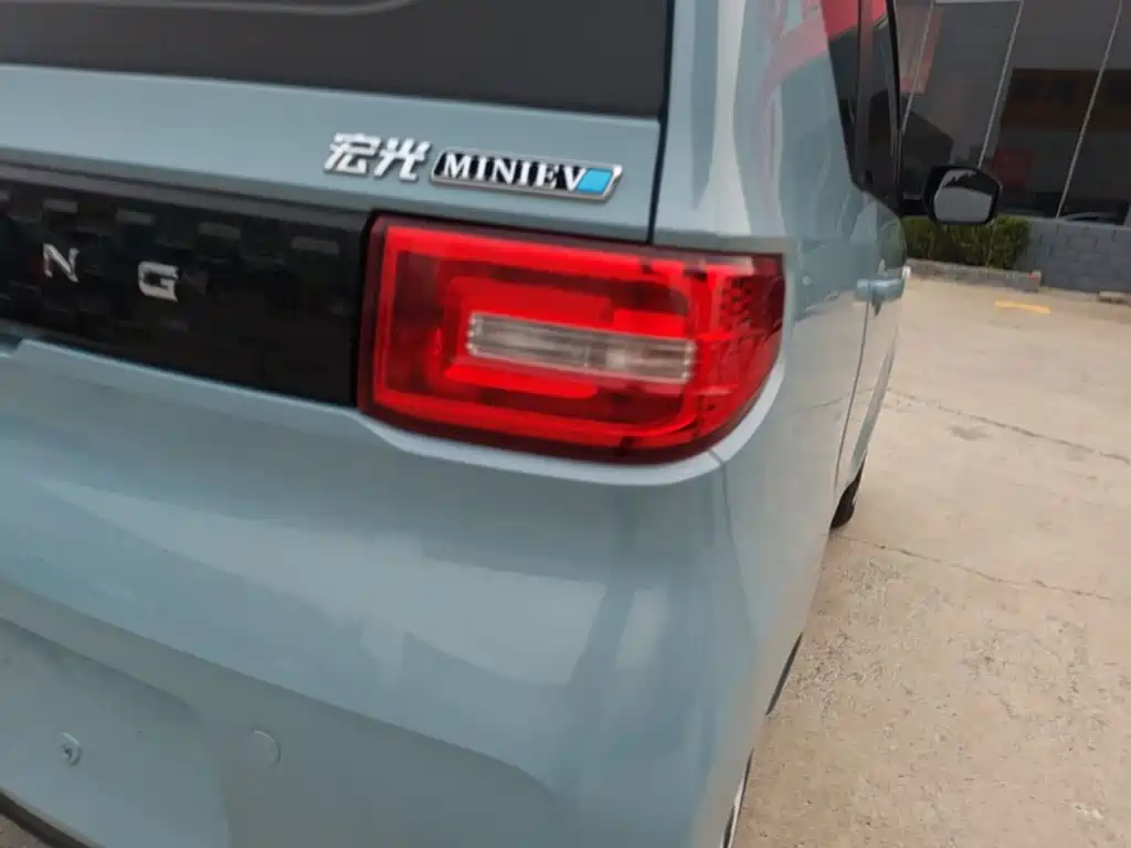 Wuling MINIEV — миниатюра 8