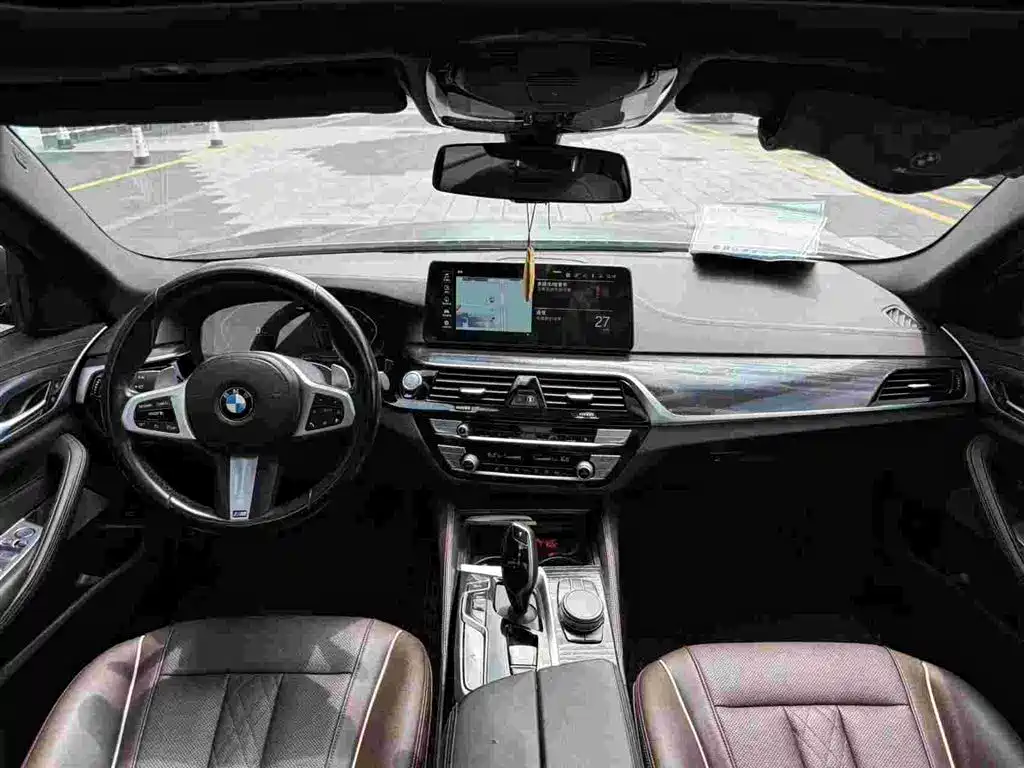 BMW 5 Series — миниатюра 9