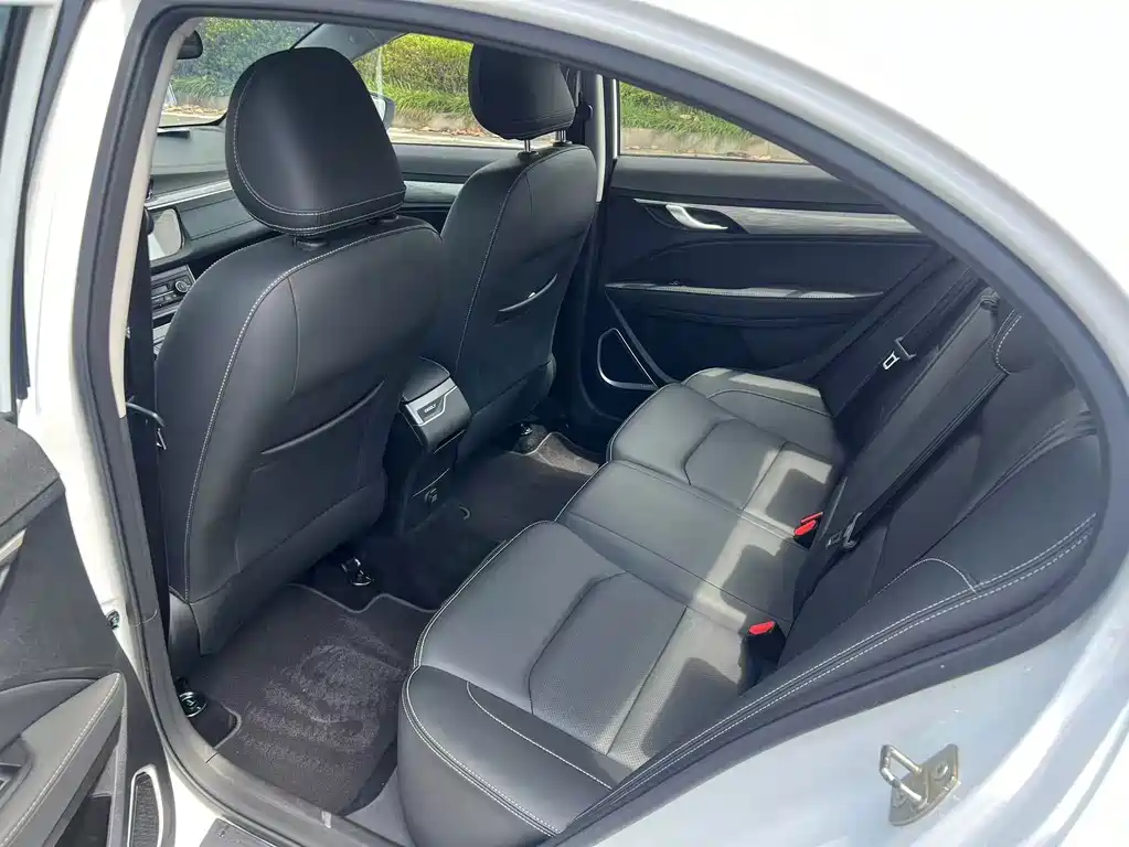 Geely Emgrand — миниатюра 12