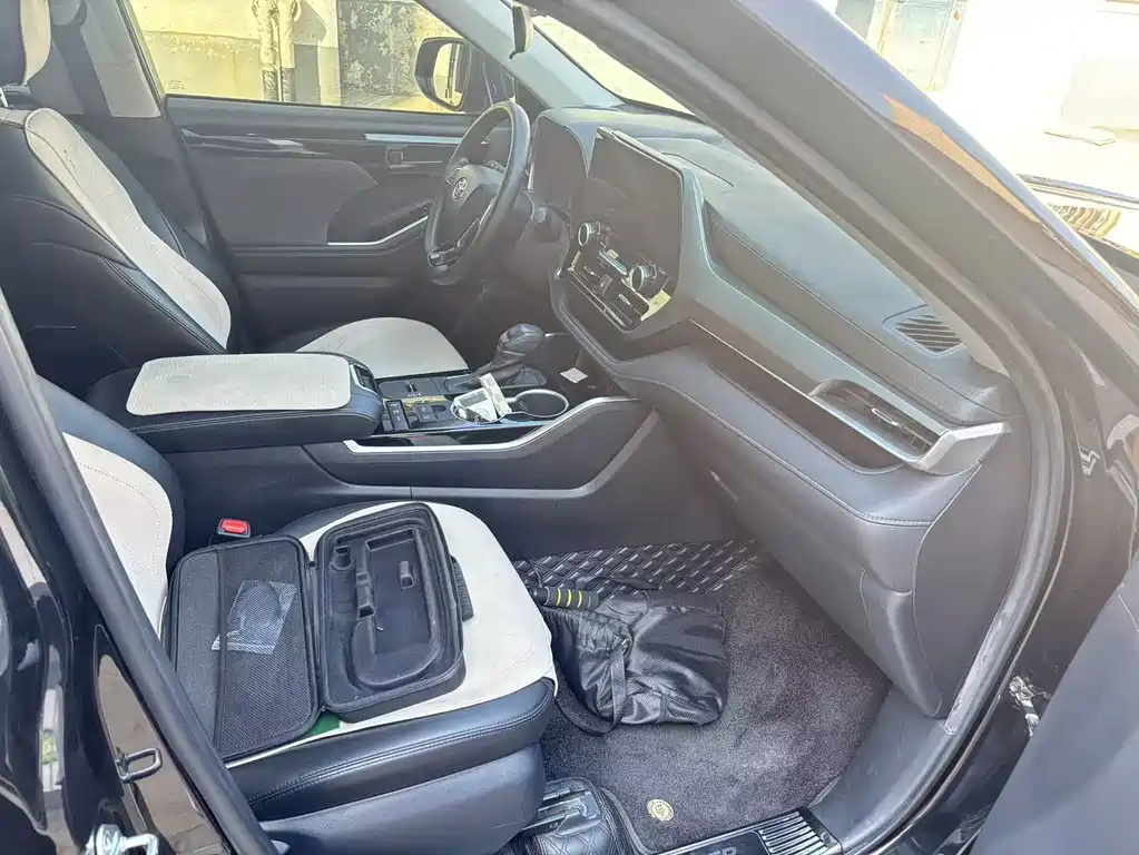 Toyota Highlander — миниатюра 9