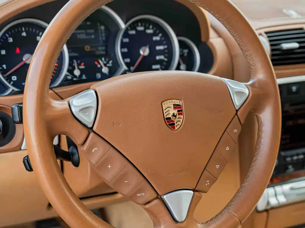 Porsche Cayenne — миниатюра 13
