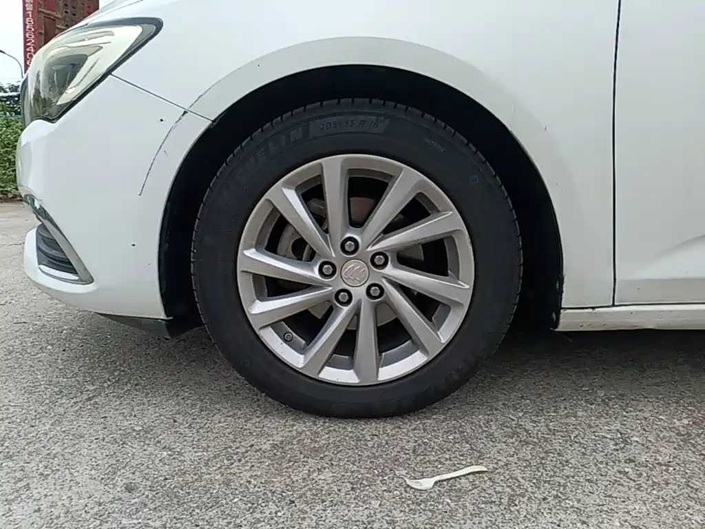 Buick Verano — миниатюра 23