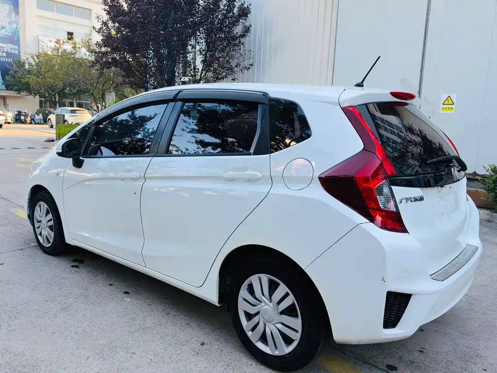 Honda Fit — миниатюра 7