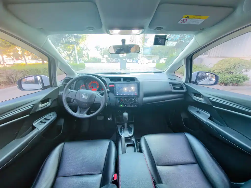 Honda Fit — миниатюра 5