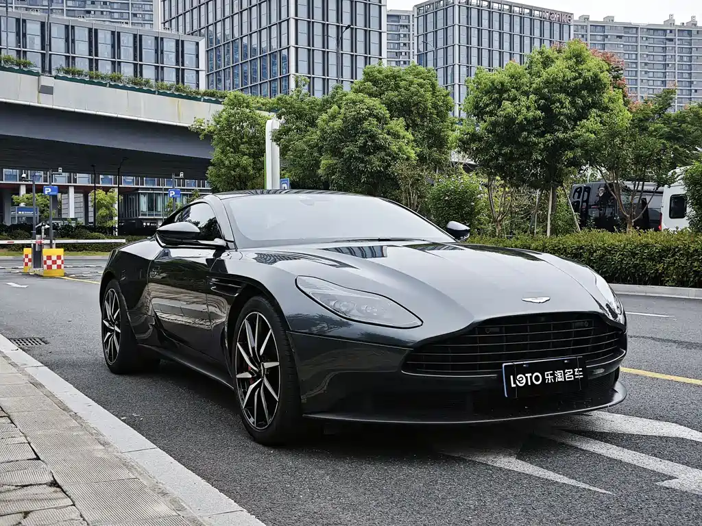 Aston Martin DB11 — миниатюра 3