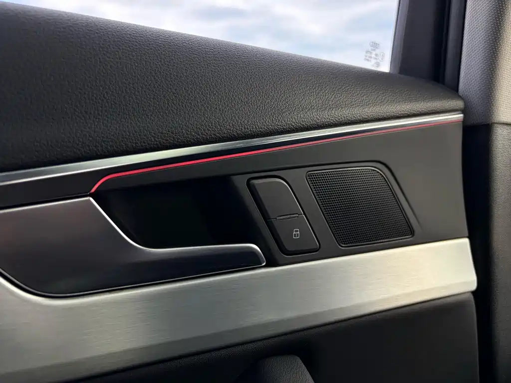 Audi A4L — миниатюра 11