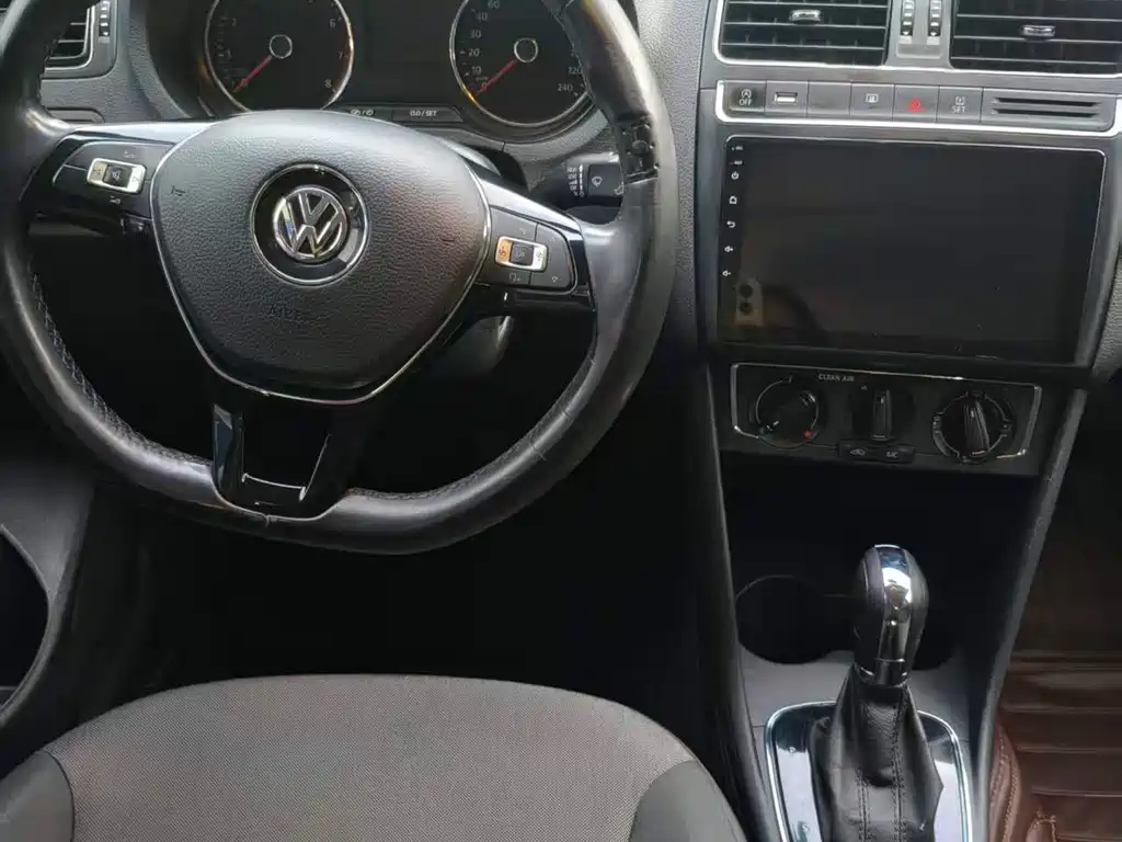 Volkswagen Polo — миниатюра 6