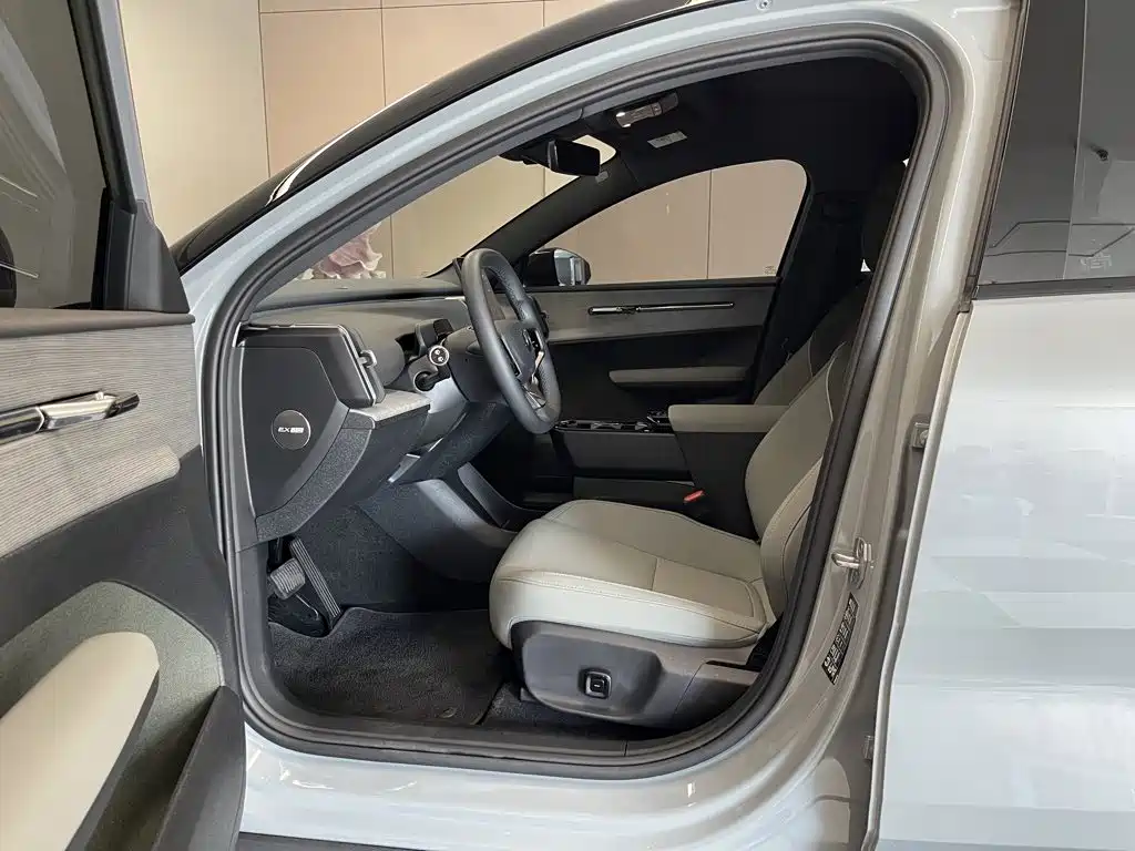 Volvo EX30 — миниатюра 17