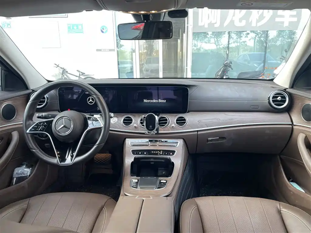 MERCEDES-BENZ E CLASS