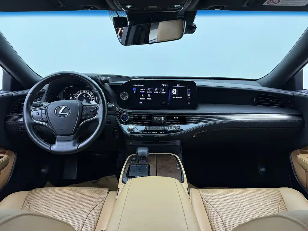 Lexus LS — миниатюра 5
