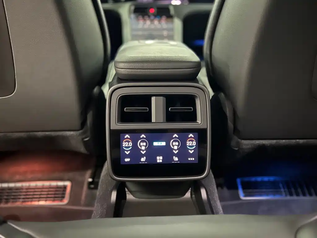 Porsche Taycan — миниатюра 10