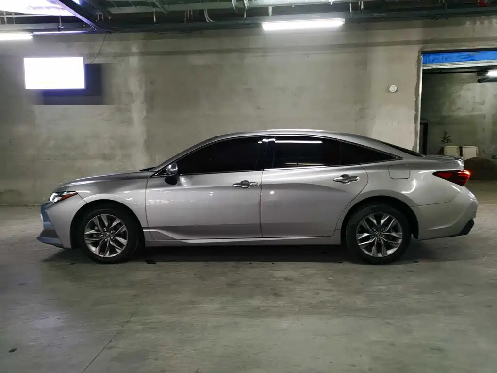 Toyota Avalon — миниатюра 2
