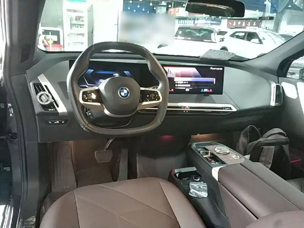 BMW iX — миниатюра 10
