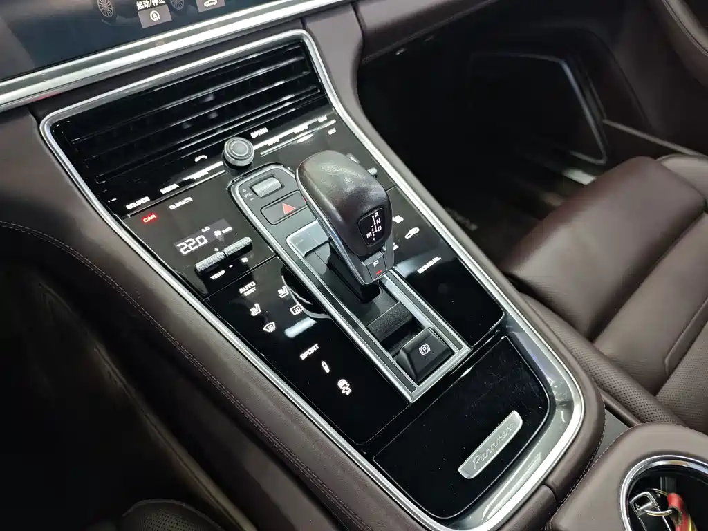 Porsche Panamera — миниатюра 17