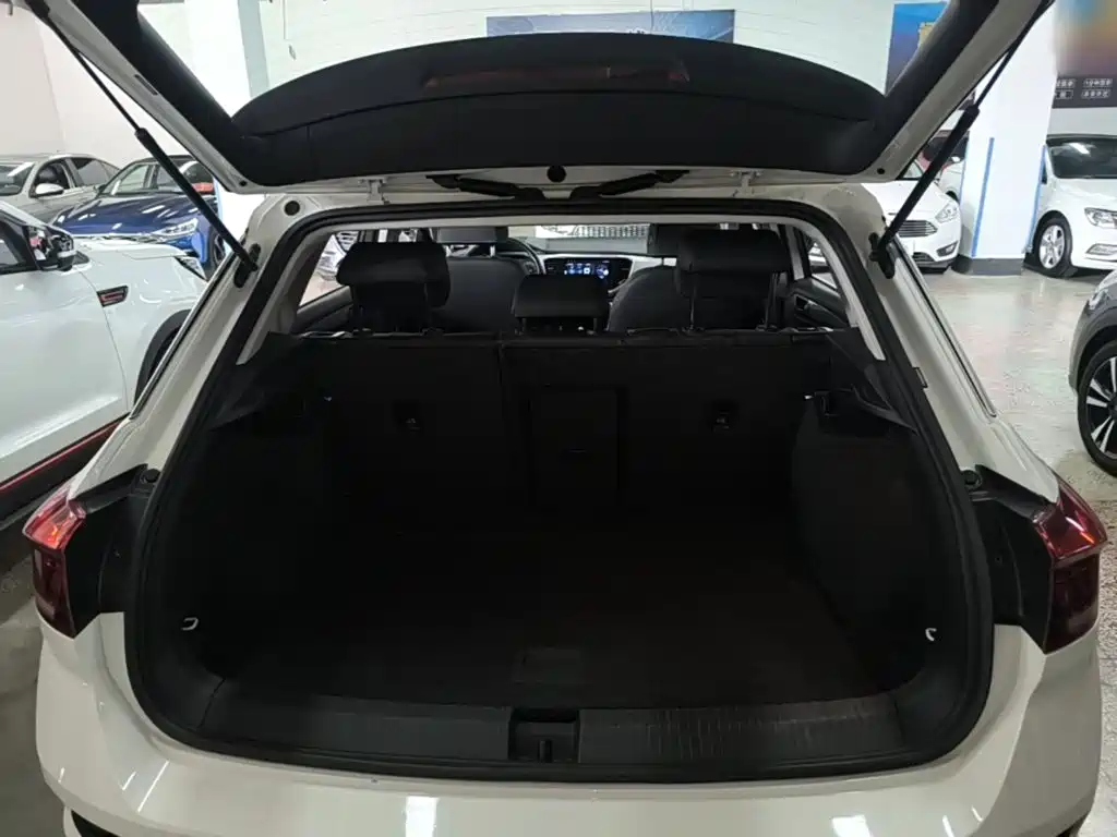Volkswagen T-Roc — миниатюра 19