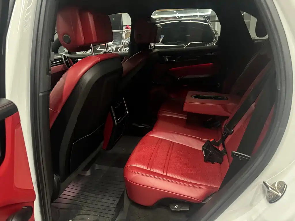 Porsche Cayenne Hybrid — миниатюра 6