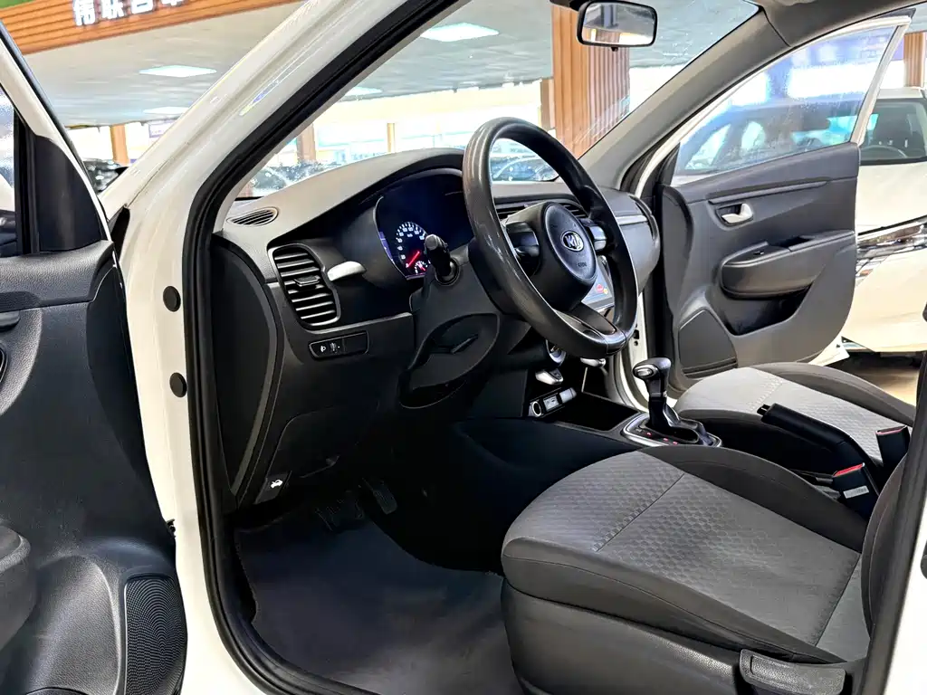 Kia K2 — миниатюра 13