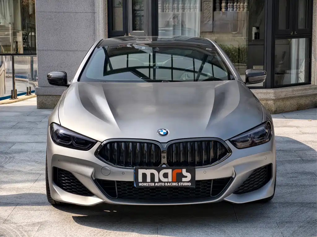 BMW 8 SERIES