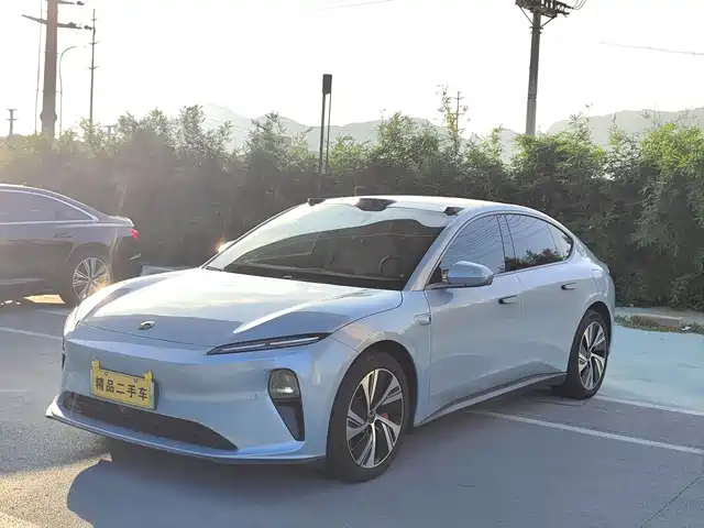 NIO NIO ET5 2022