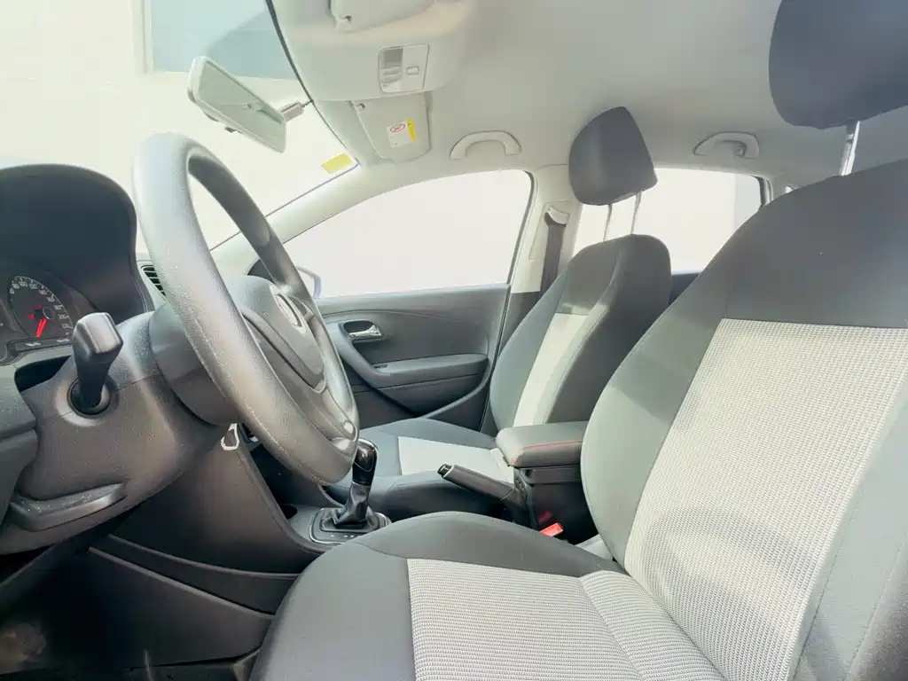 Volkswagen Polo 2016 1.4L AT