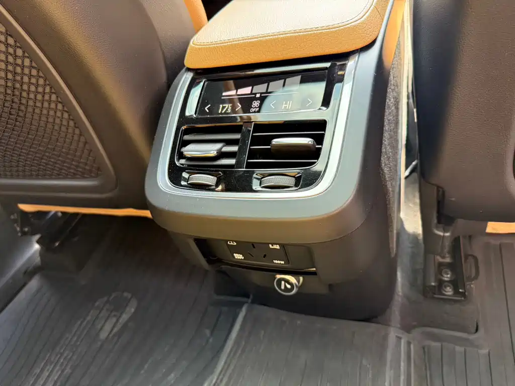 Volvo XC90 — миниатюра 13