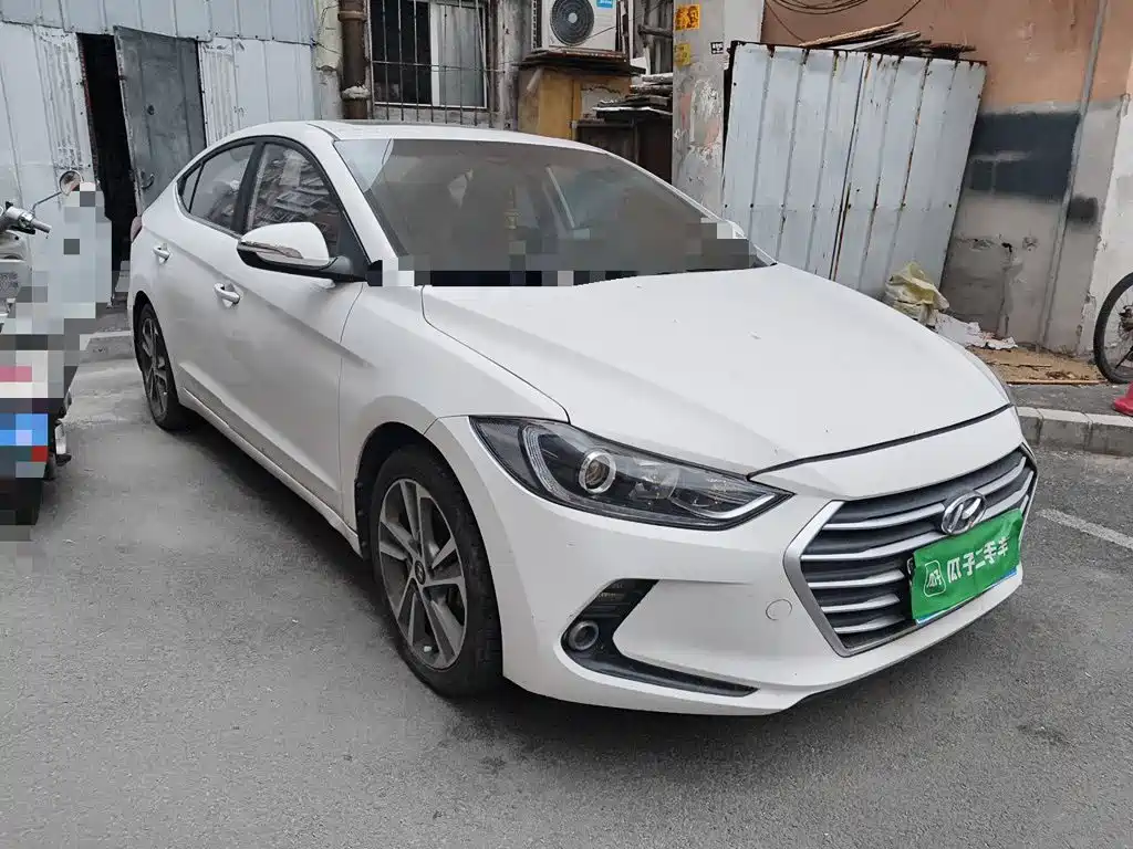 Hyundai Elantra — миниатюра 3