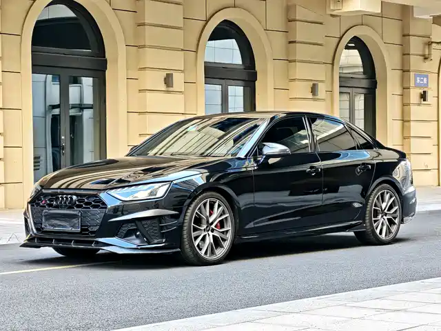 AUDI S4