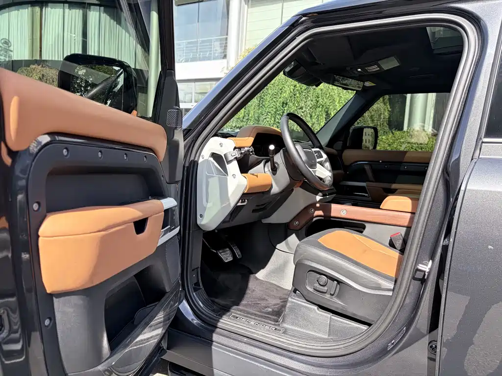 Land Rover Defender — миниатюра 7