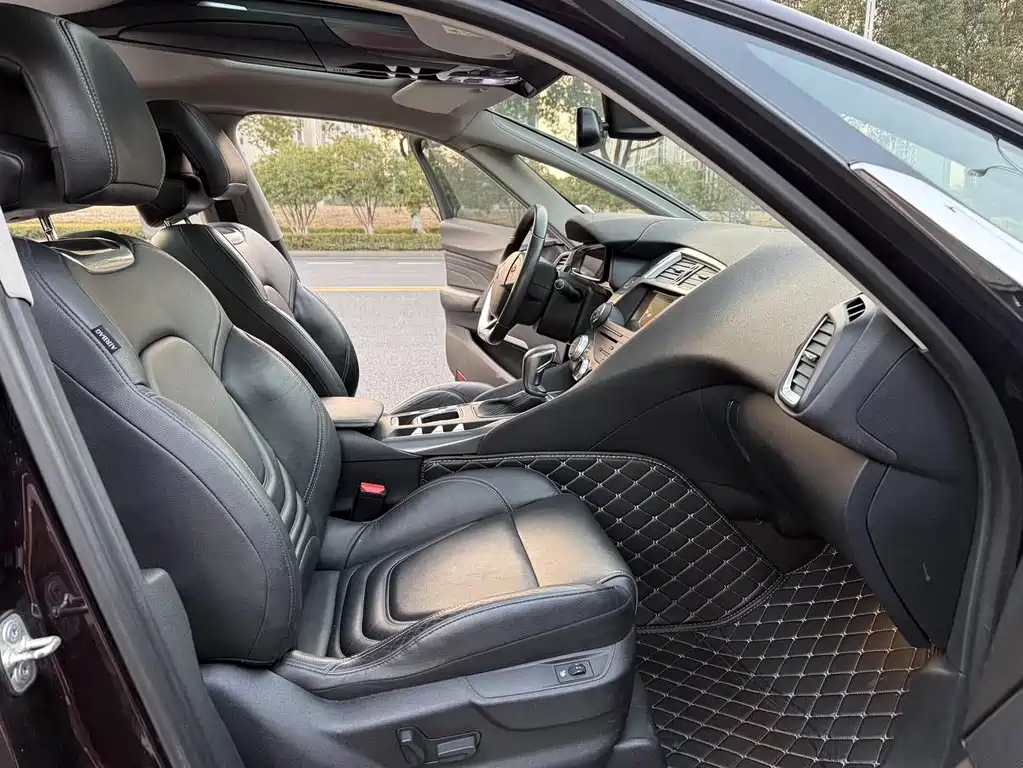DS 5 2014 1.6T Luxury THP160
