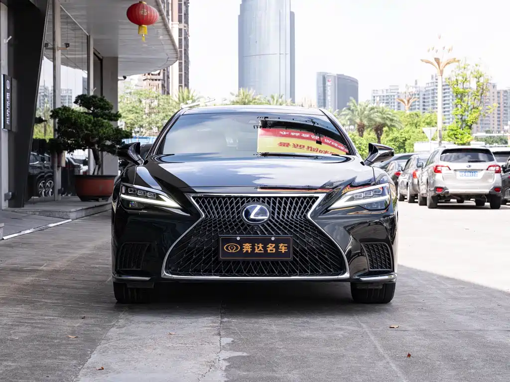 Lexus LS — миниатюра 2