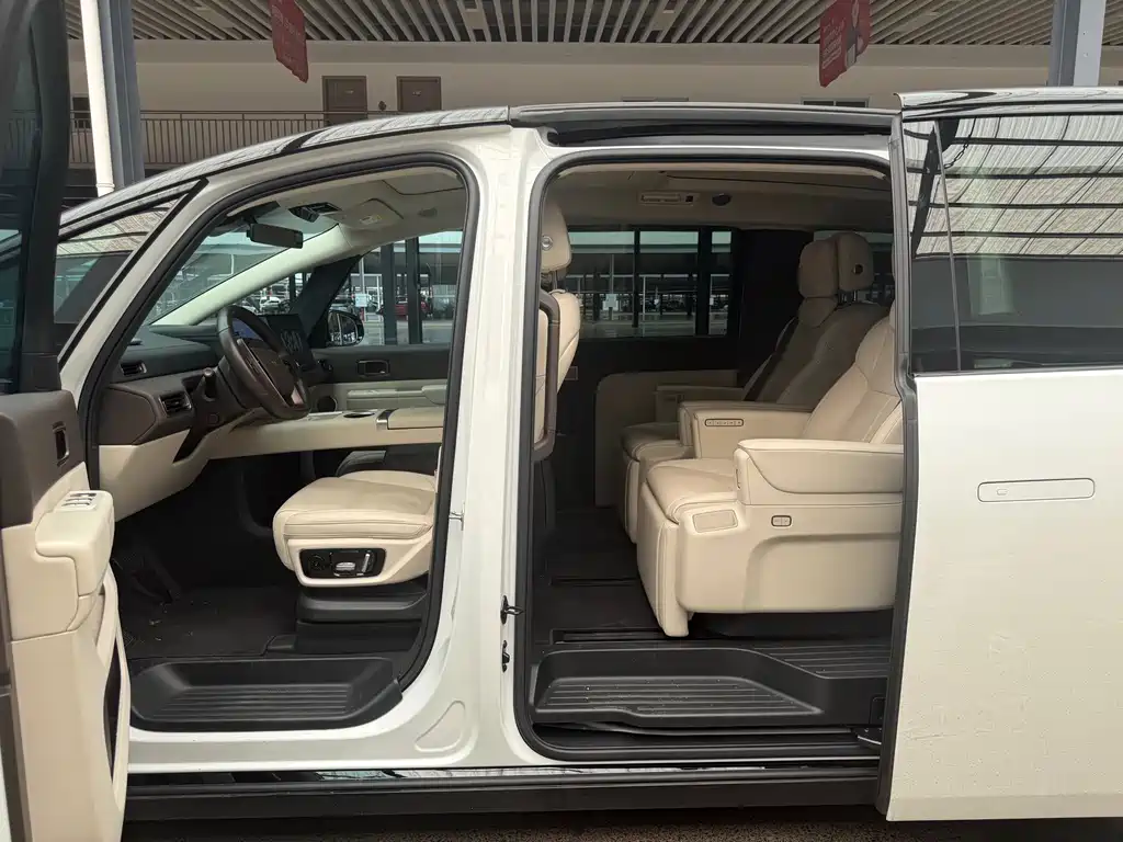 Li Auto Li MEGA — миниатюра 4