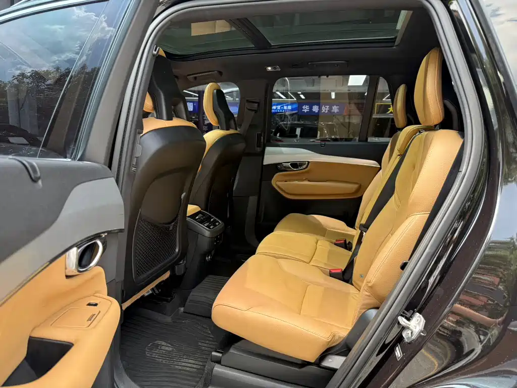 Volvo XC90 — миниатюра 8
