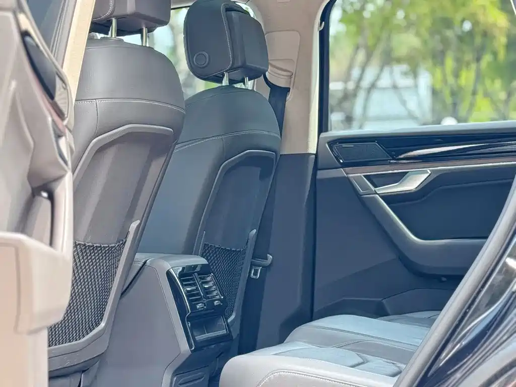 Volkswagen Touareg — миниатюра 13