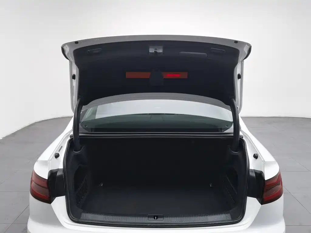 Audi A4L — миниатюра 16