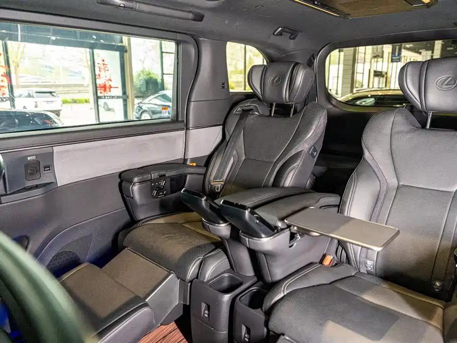 Lexus LM 350h 7-seat Elegant Elegant Edition, фото 12